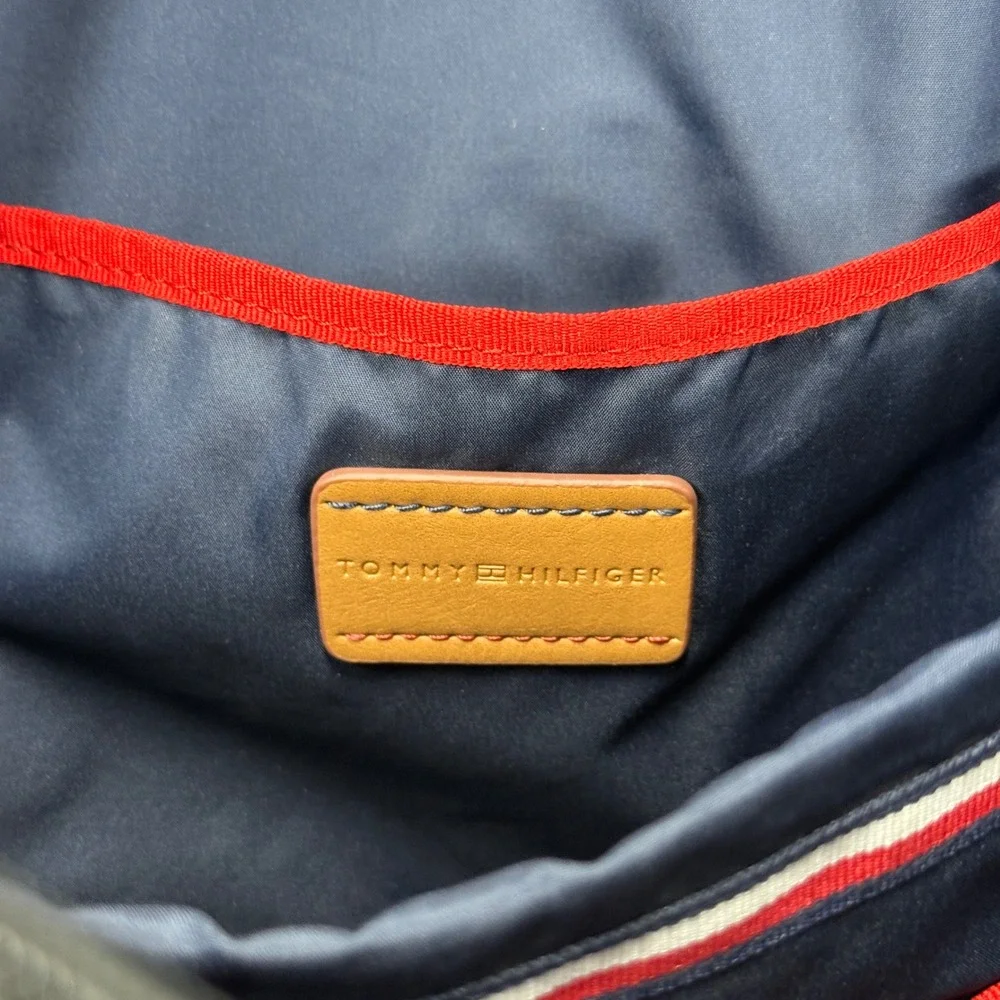 Tommy Hilfiger Mens Black Canvas‎ Messenger Bag Laptop Crossbody Stripe Accent